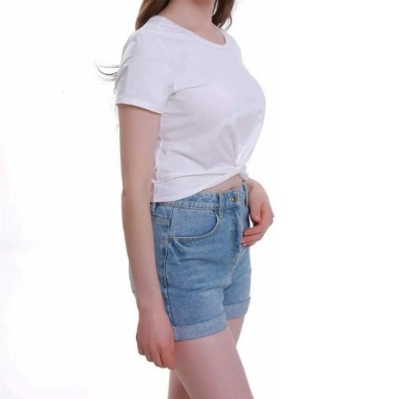 White Gajigaji Short Sleeve Knot Front Crop Top in a Misses size Medium - Picture 2 of 13